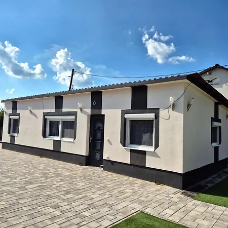 Zafir Apartment Hajdunanas